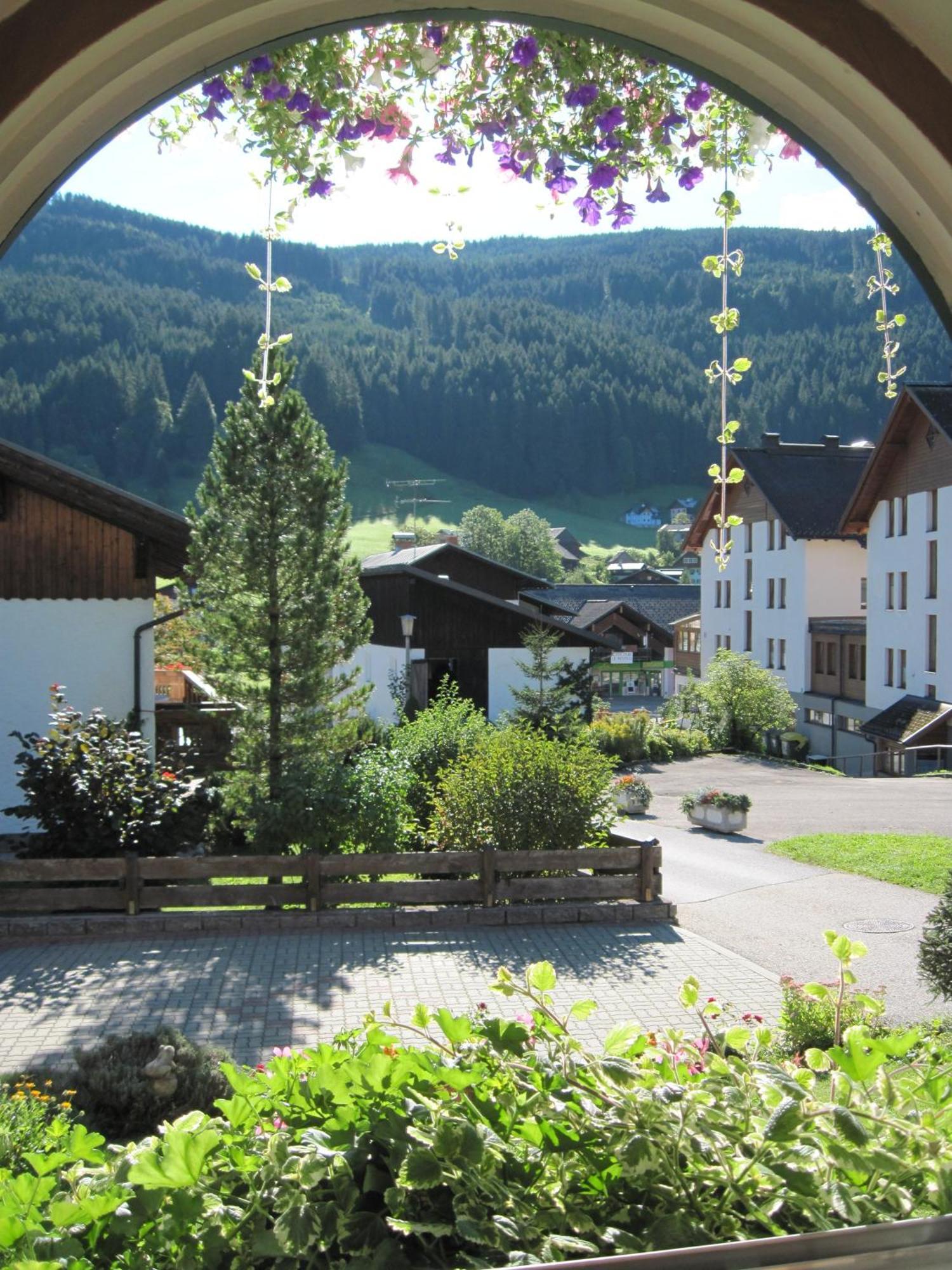 Gaestehaus Sieglinde Gosau Ruang foto